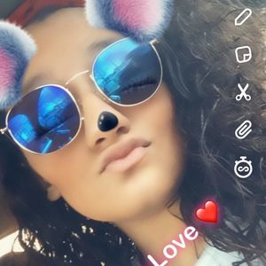 Meet your Posher, Jade